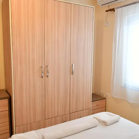 Coastal Calm Apartman *