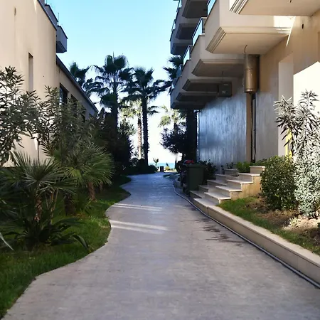 Coastal Calm Apartman Golem