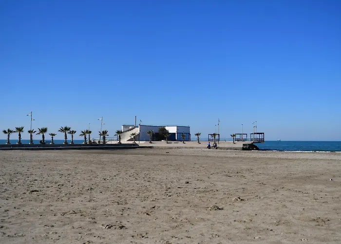 Coastal Calm דירה גולם